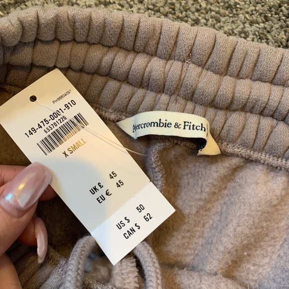 Abercrombie Sweatshorts - Picture 2 of 3